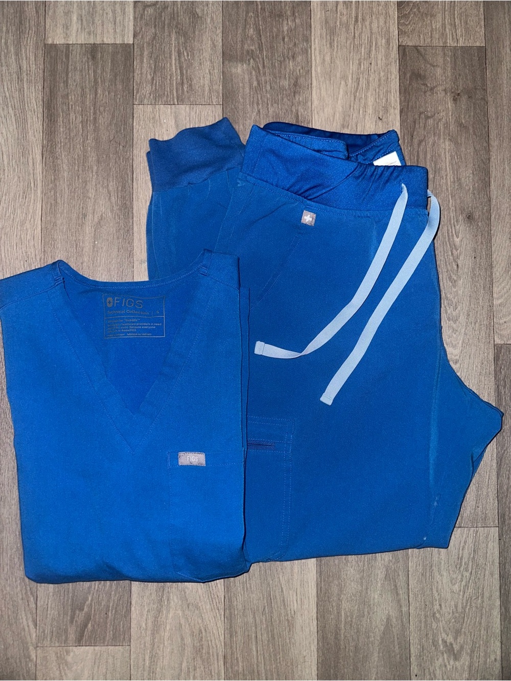 FIGS Royal Blue Scrub Set 💙🫐